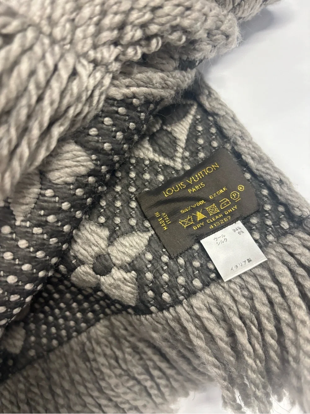 Louis Vuitton Gray and Cream Monogram Knit Scarf with Label